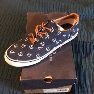 Bass size 8 canvas anchor sneakers